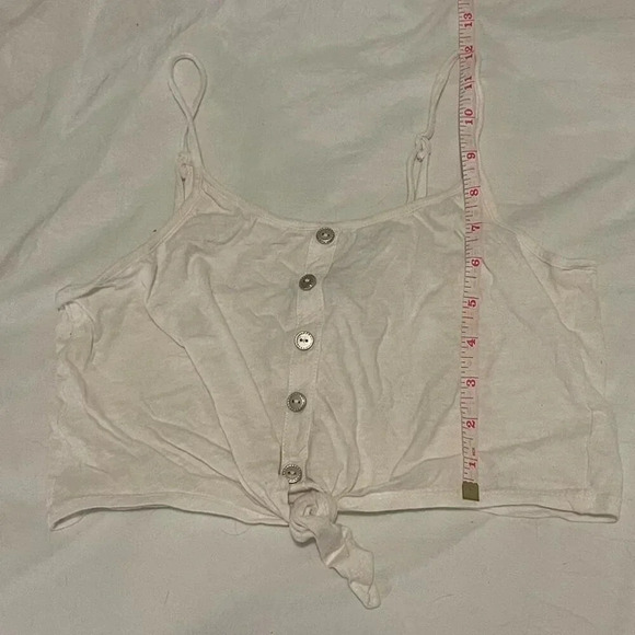 Charlotte Russe Cream Tie Front Crop Tank Top Women's Size Small - Picture 3 of 4